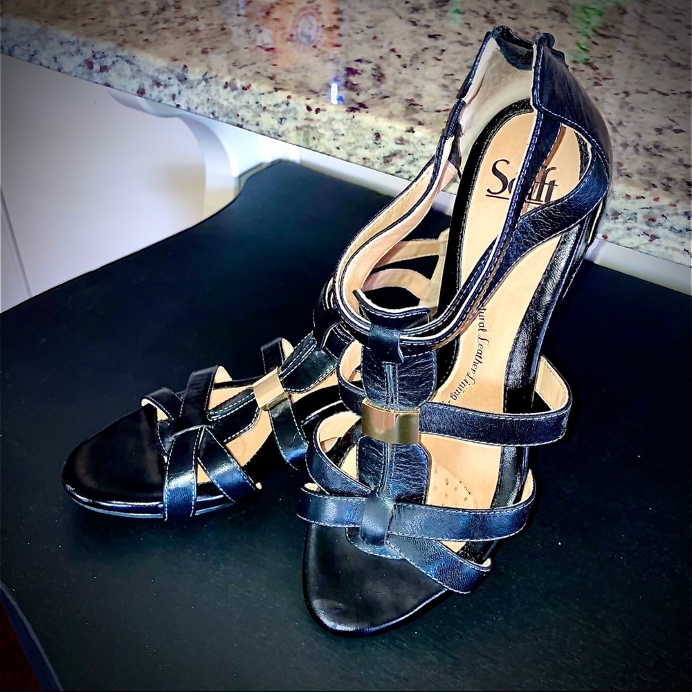 Sofft Black Leather Gladiator “Bernia” Sandals